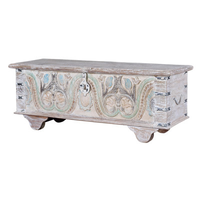 Apex Blanket Chest