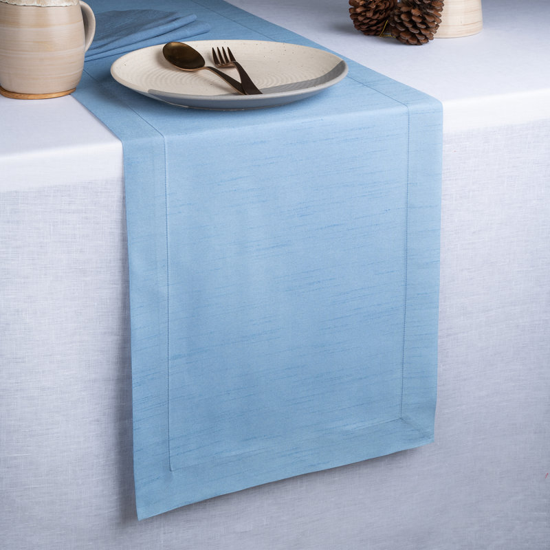 Chemin de table d'angle en soie Vegan, 108 po x 14 po, Bleu