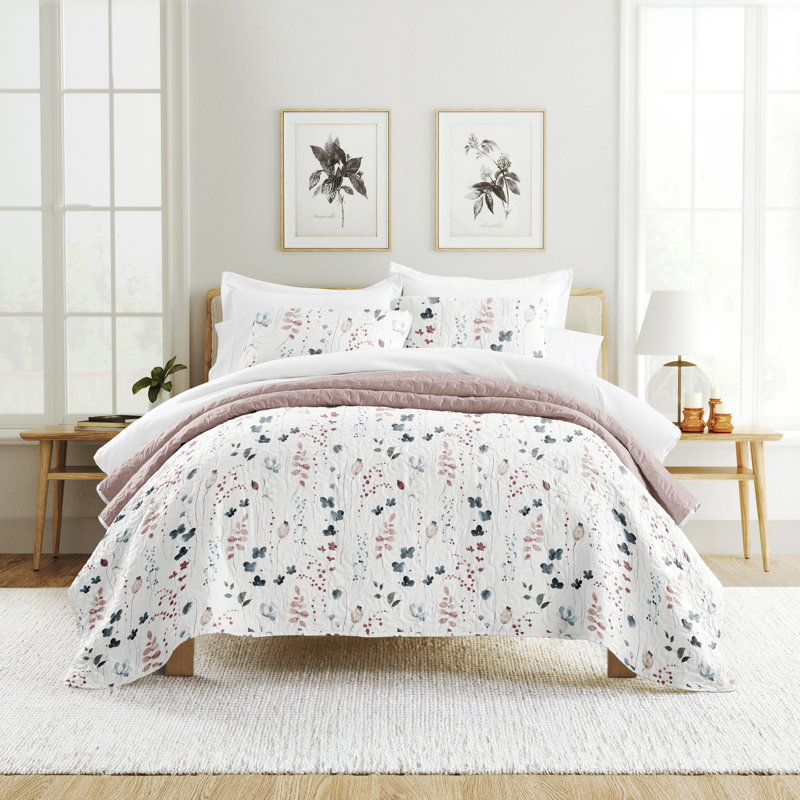 Quilt Set - Lightweight - All Season Quilted Coverlet - Poppy Bloom Mauve, Queen Quilt + 2 Standard Shams