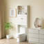 Armoire de rangement au-dessus de la toilette-1043059295