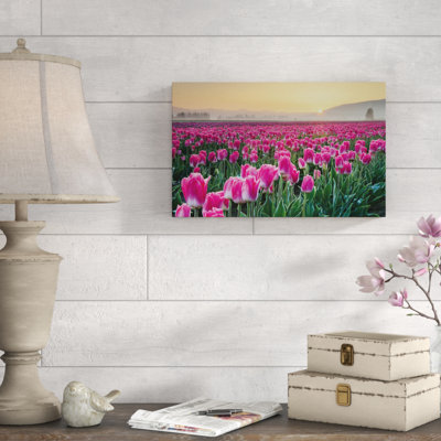 «Skagit Valley Tulips I» par Alan Majchrowicz - reproduction de photo sur toile