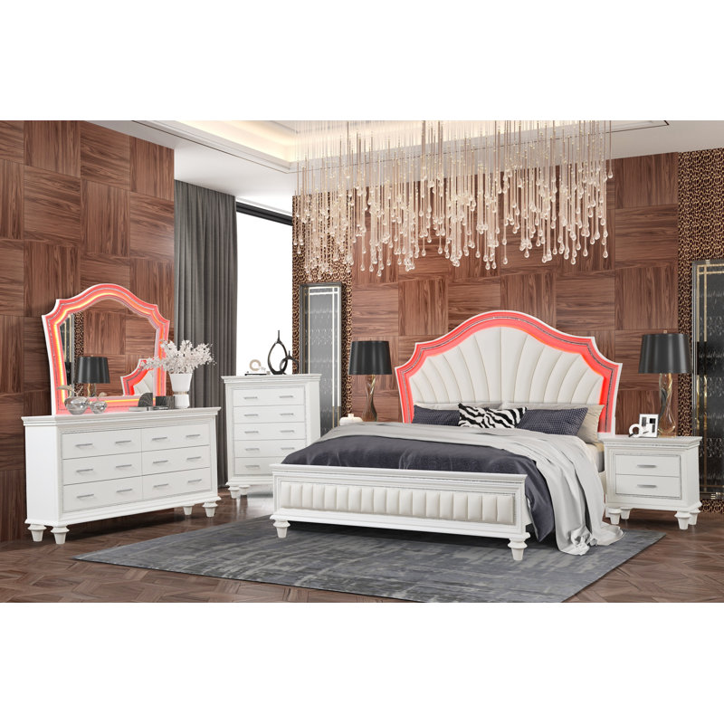 Ensemble de chambre avec éclairage à DEL Laneva, 4 Pieces: Bed, Dresser, Mirror, Nightstand, Grand lit