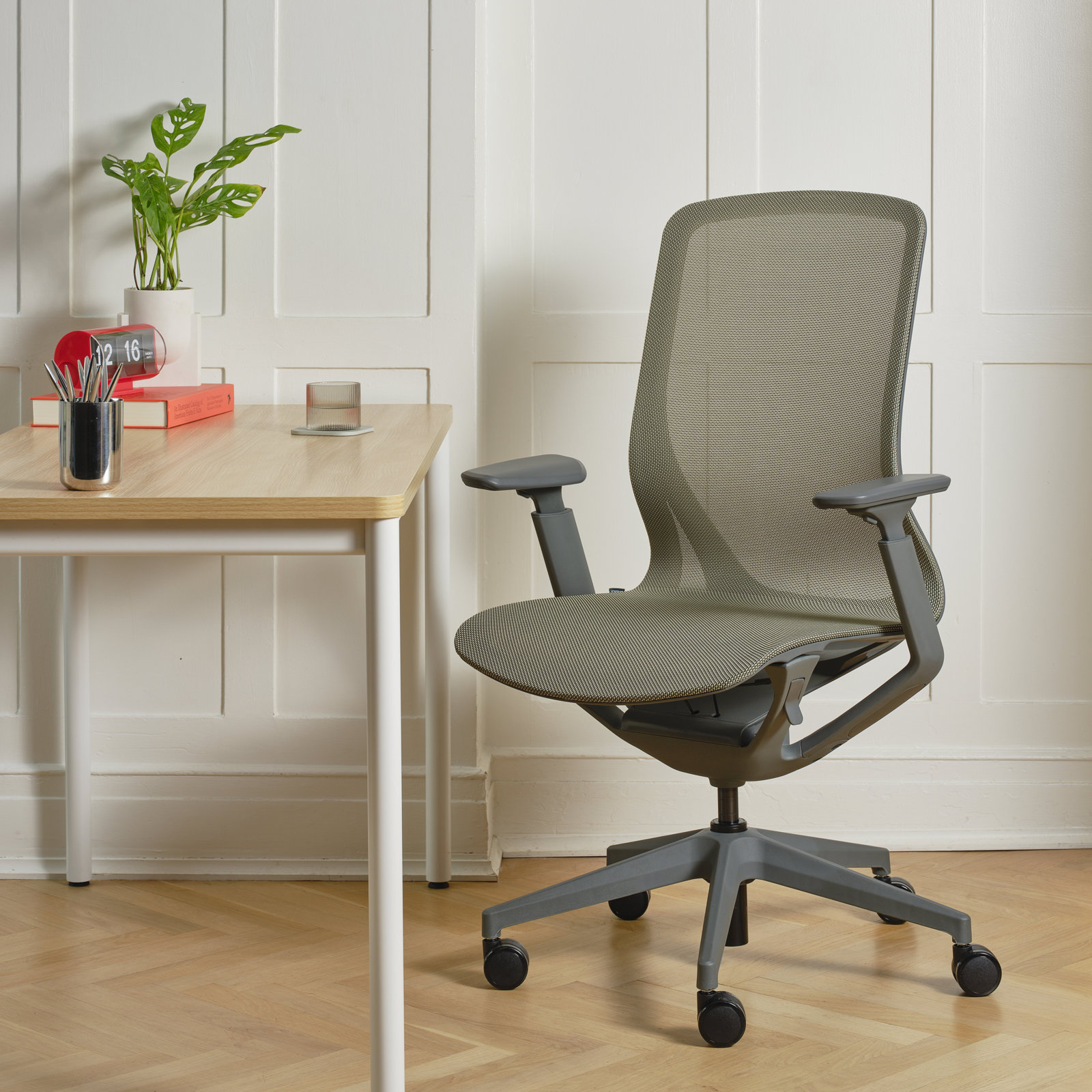 Aire Office Chair with Lumbar Support, Hunter