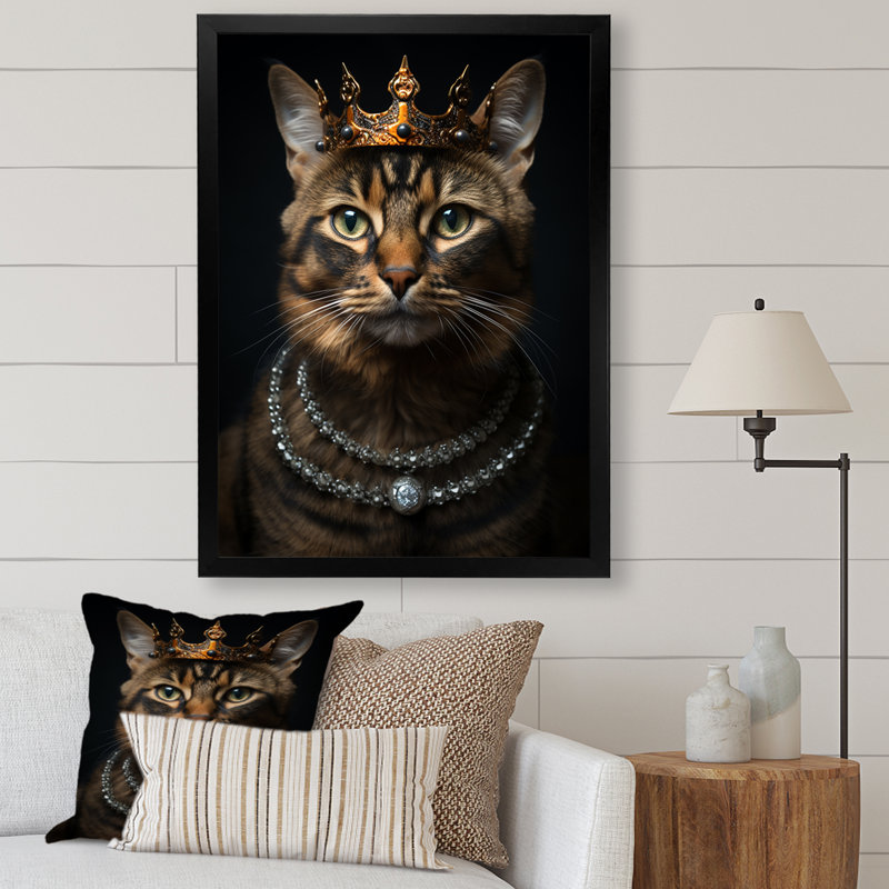 Royal Cat Crown Portrait II - art mural chat, H 20 po x l 12 po x P 1 po, Cadre simple noir