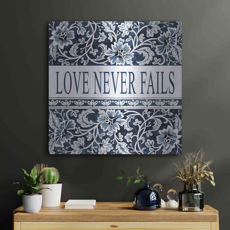«Love Never Fails Navy» par Cindy Jacobs, art mural en métal, H 24 po x l 24 po