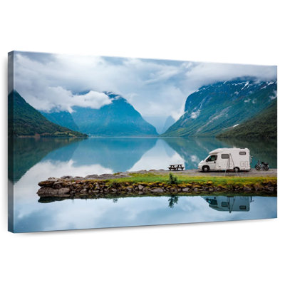 Caravane au bord du lac