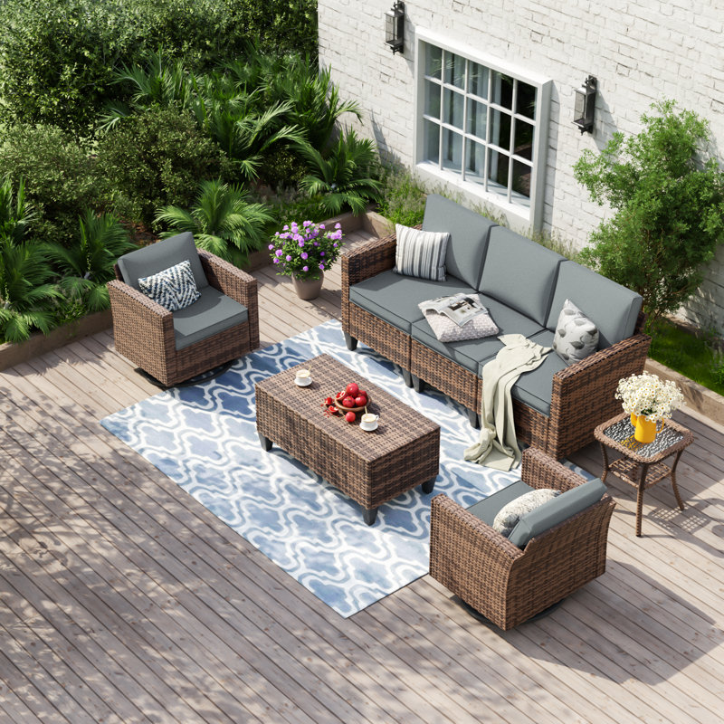 Ensemble de conversation en osier pour 5 personnes avec table de rangement et table d'appoint Kisner, Gris