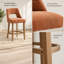 Ensemble de 2 tabourets de bar rembourrés, hauteur du comptoir, pieds en bois, style moderne pour îlot de cuisine, orange