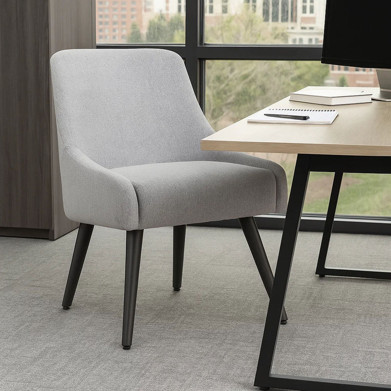 Chaise d'invité Boki, poly-lin gris clair, assise en mousse souple
