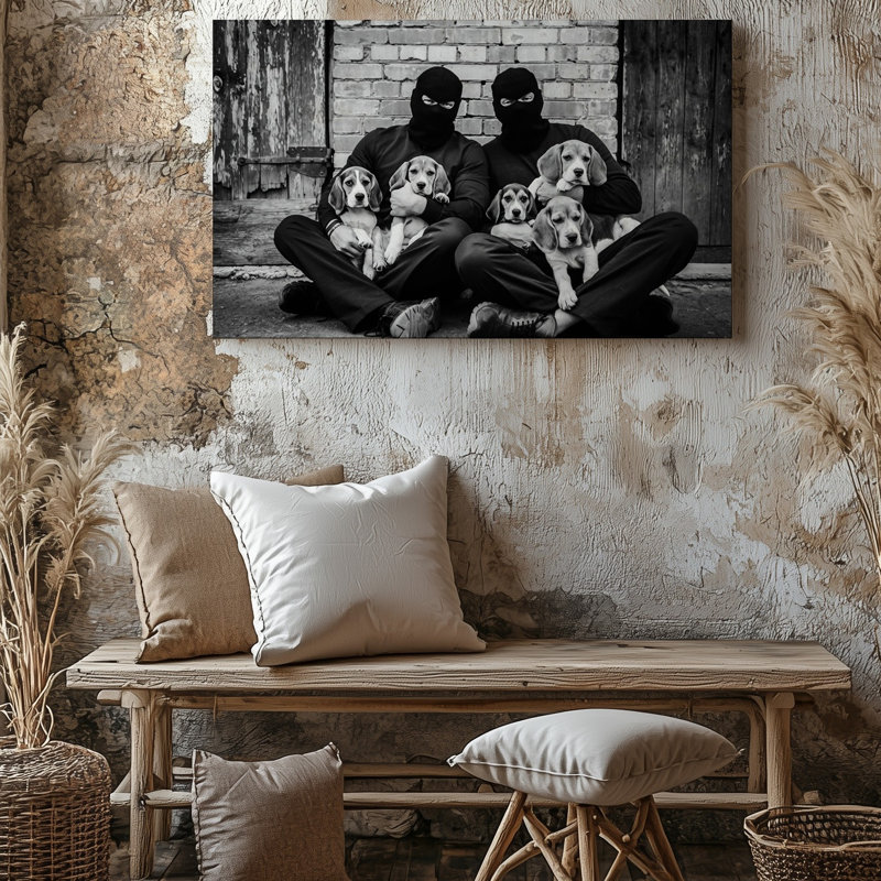 Toile dans une scène noire et blanche avec deux personnages assis, H 20 po x l 30 po