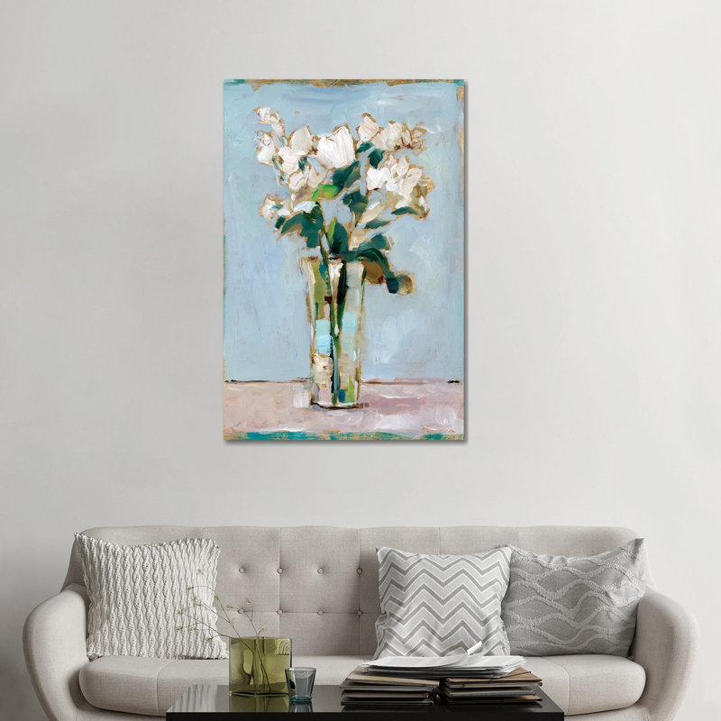 «White Floral Arrangement I» par Ethan Harper - reproduction d'art, Toile tendue, Pas de tapis, H 48 po x l 32 po x P 1,5 po