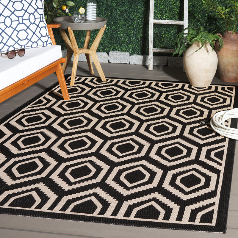 Tapis d'intérieur / extérieur à motif géométrique Deedrick, Rectangle 5 pi 3 po x 7 pi 7 po