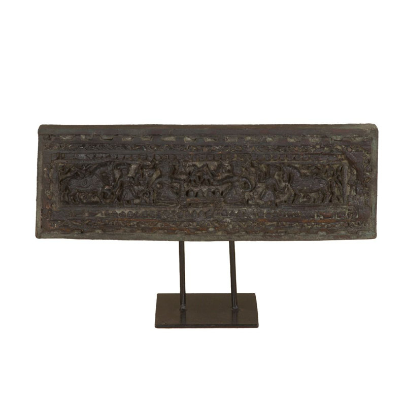 Panneau en bois sculpté sur support en fer Curio 20 "