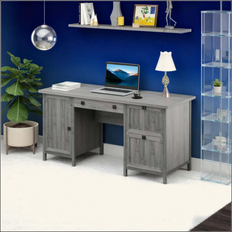 Bureau d'ordinateur de bureau rétro
