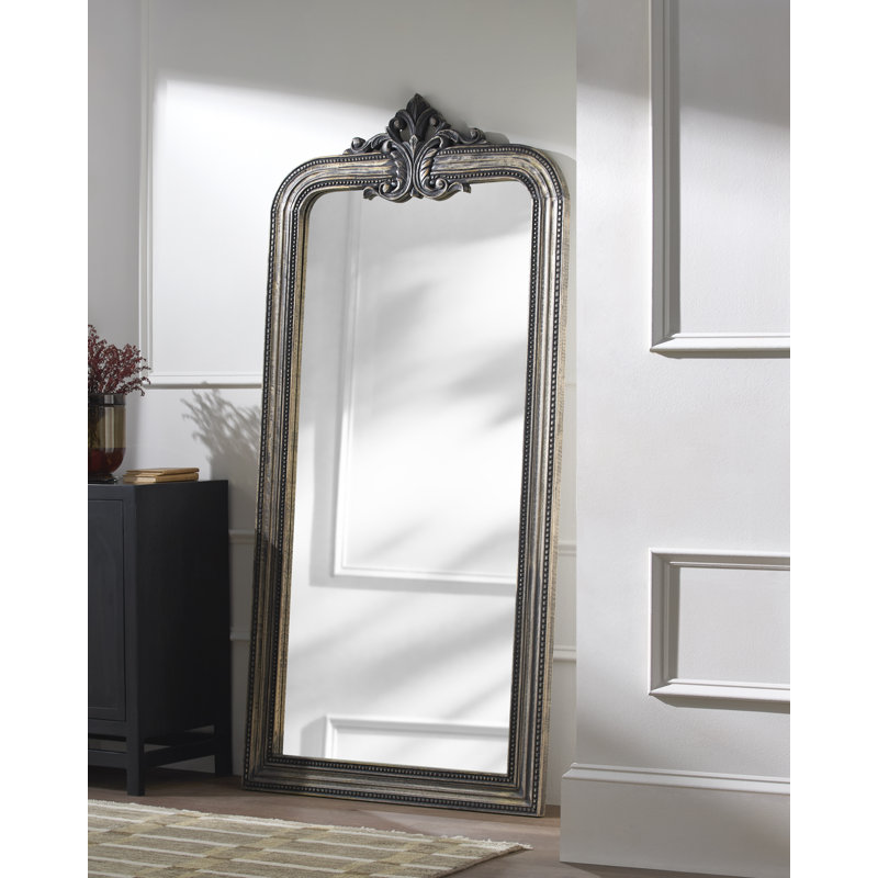 Eriyonna Mirror
