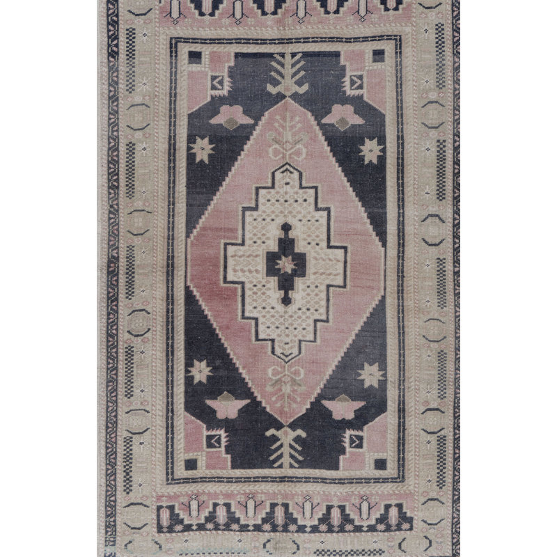 Tapis unique rose clair / bleu / ivoire 3 pi 4 po x 5 pi 6 po Circa