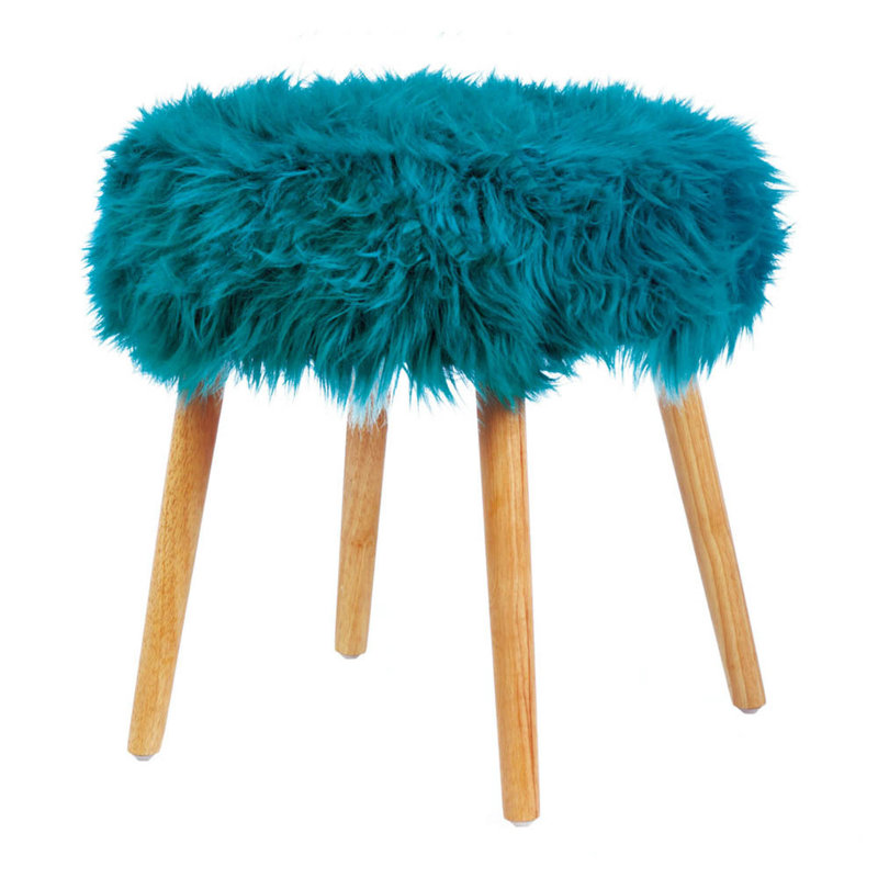 Tabouret en fausse fourrure turquoise | Fauteuil moelleux à pieds dorés, Bleu