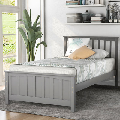 Lit plateforme en bois simple, gris
