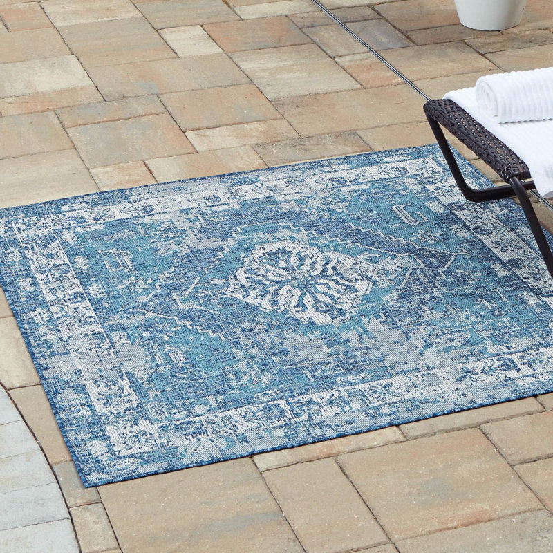 Tapis d'intérieur / extérieur bleu Susan, Carré 5 pi 3 po