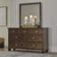 Très grand lit à panneaux, commode, miroir et table de chevet Danabrin