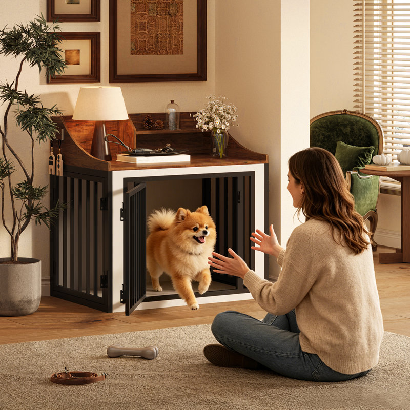 Cage de rangement en bois de 79 cm pour petit chien, niche d'intérieur avec 3 portes, 4 crochets et étagère de rangement, blanc et brun