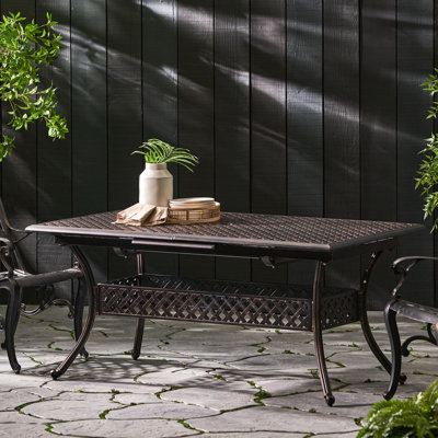 Table de salle à manger extensible Cast Weather-. Fer et bois. Couleur naturelle. 64 po x 37,5 po 29 po. Patio 80,2 lb - Bois, construction 29