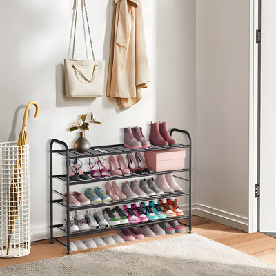 Range-chaussures sur pied à 4 niveaux