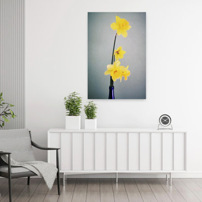 Art contemporain avec jonquille contemporaine