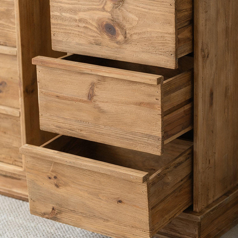 Verre brun + vitrines en bois massif