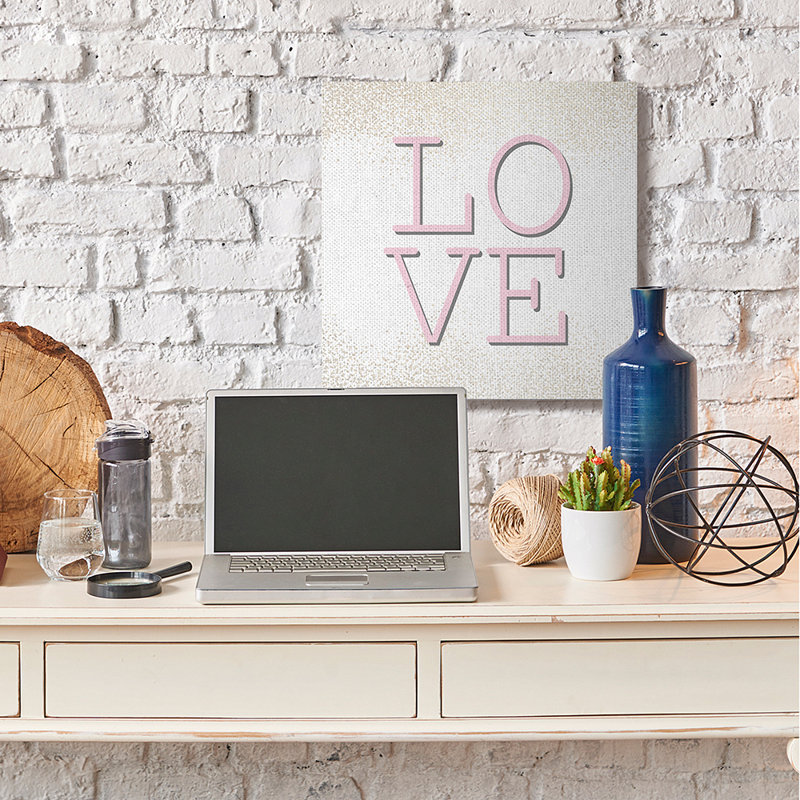 «Pink Love Text Glam Abstract Sparkle» par Kim Allen - impression d'art graphique, H 36 po x l 36 po x 1,5 po, Toile tendue