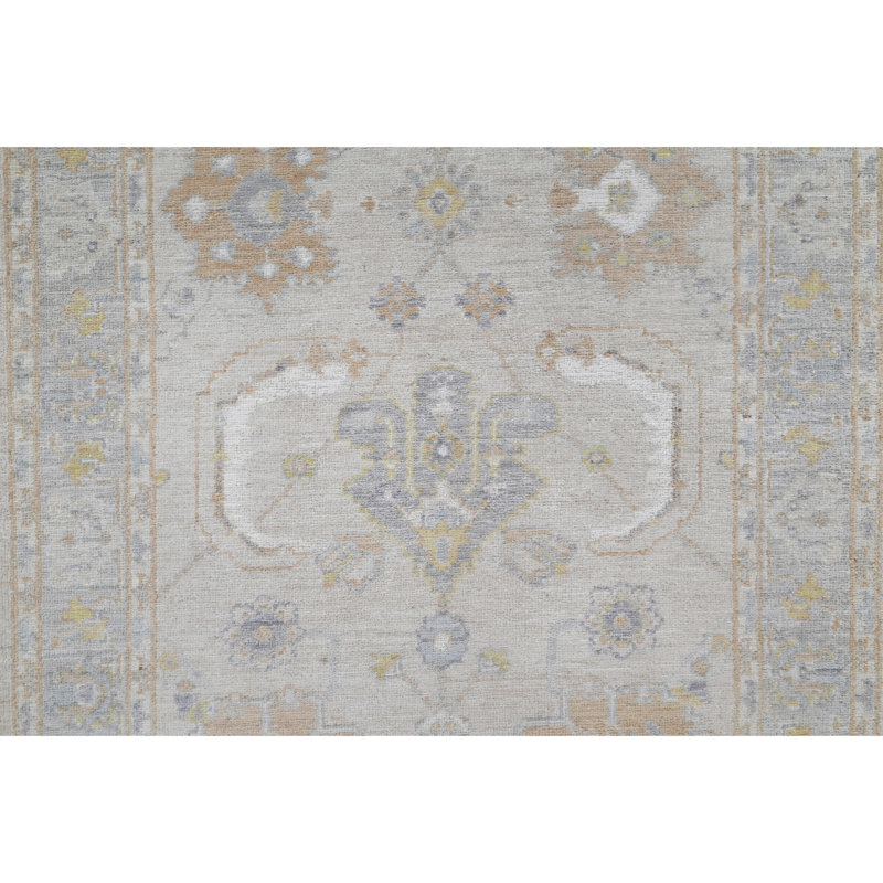 Hand Knotted Wool Area Rug in Cream And Silver