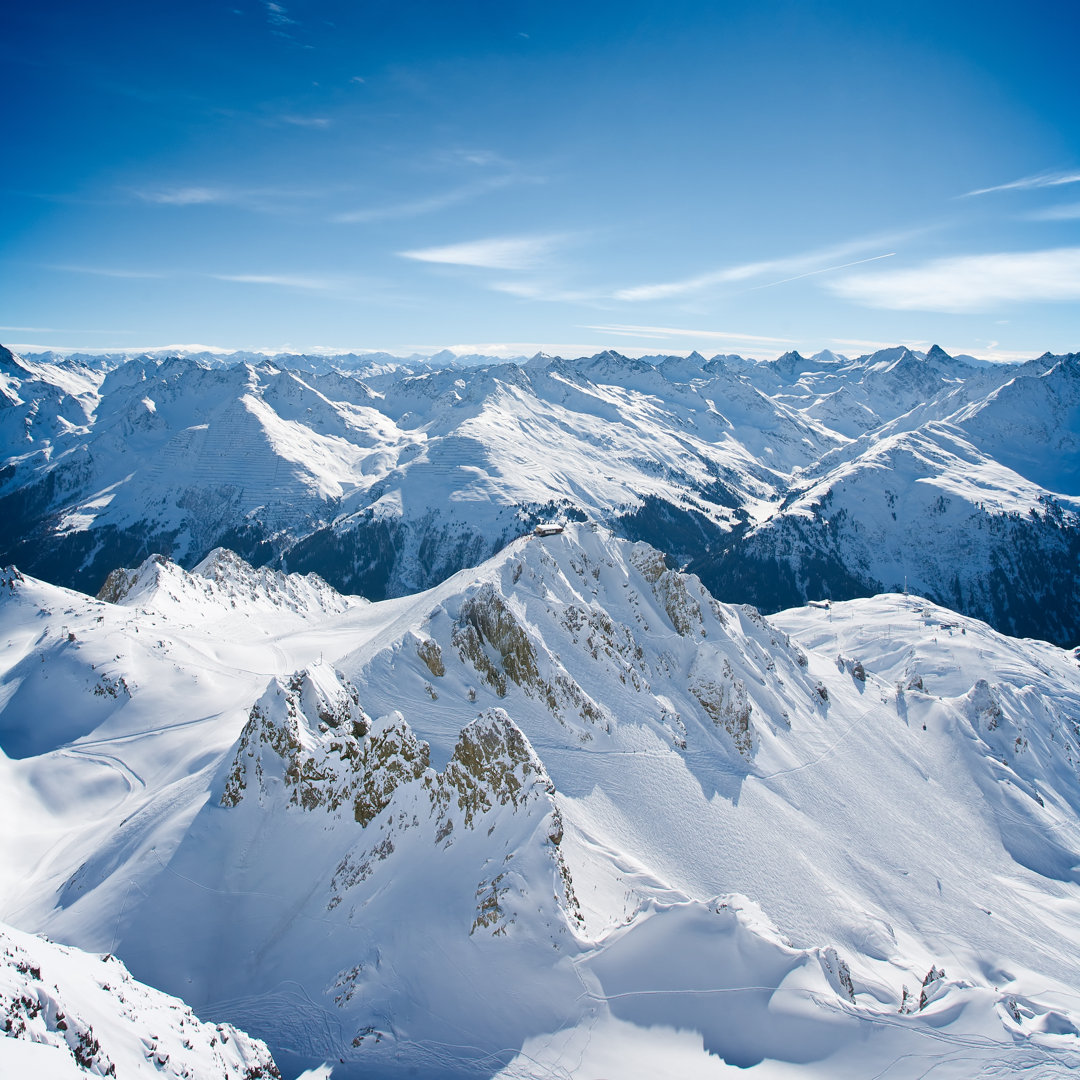 Gipfellandschaft des Skigebiets St. Anton am Arlberg