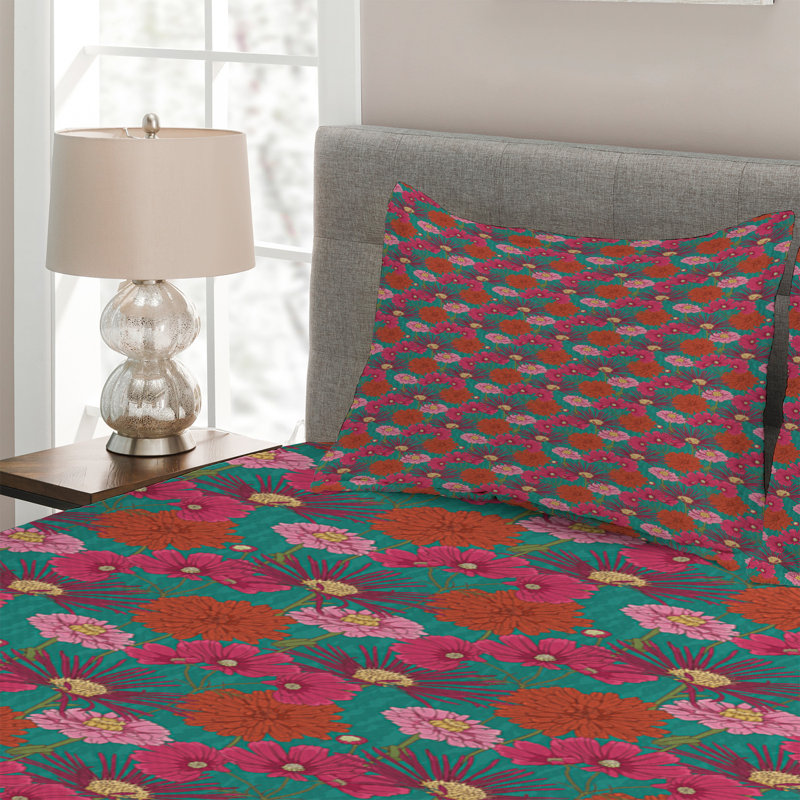 Farmhouse / Country Floral Coverlet
