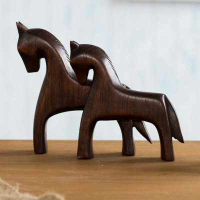 Gracin Figurines & Sculptures