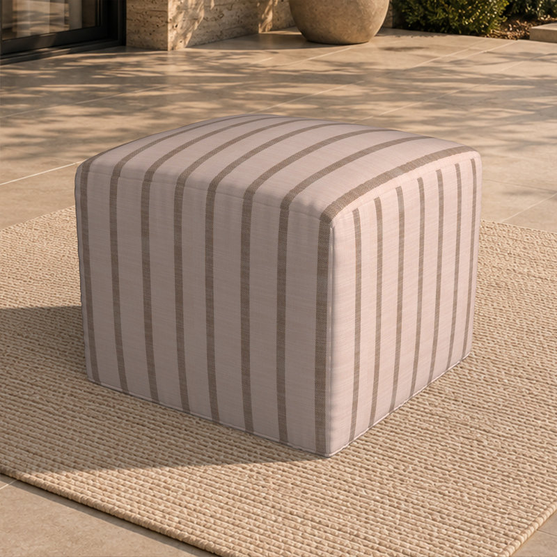 Repose-pieds extérieur Praia Sunbrella®, H 18 po x l 22 po x P 22 po, Détendez-vous avec Sunbrella® rayé Cameo