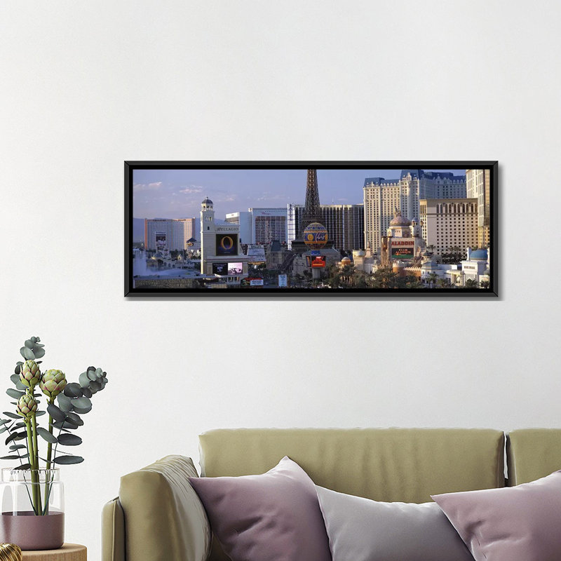Reproduction de photo sur toile tendue "panoramic the strip las vegas #2", H 16 po x l 48 po x P 1,5 po, Cadre noir