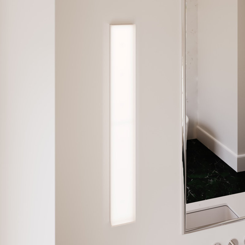 Éclairage pour meuble-lavabo à DEL - extra large - chrome poli, H 36,5 po x l 4,5 po x P 0,75 po