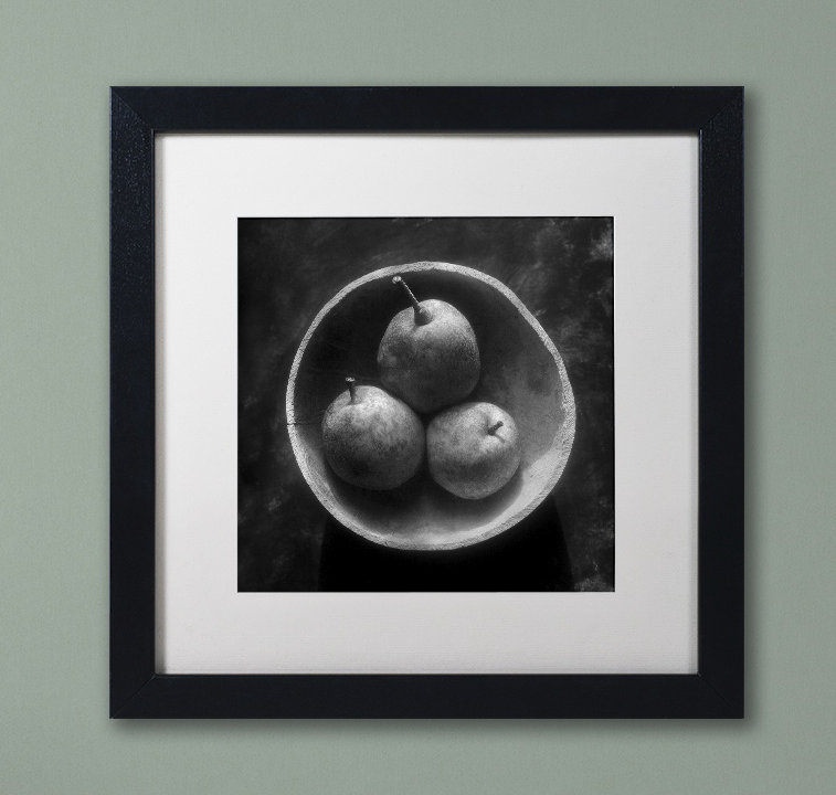 " Circulo De Peras " by Moises Levy, 11" H x 11" W x 0.5" D