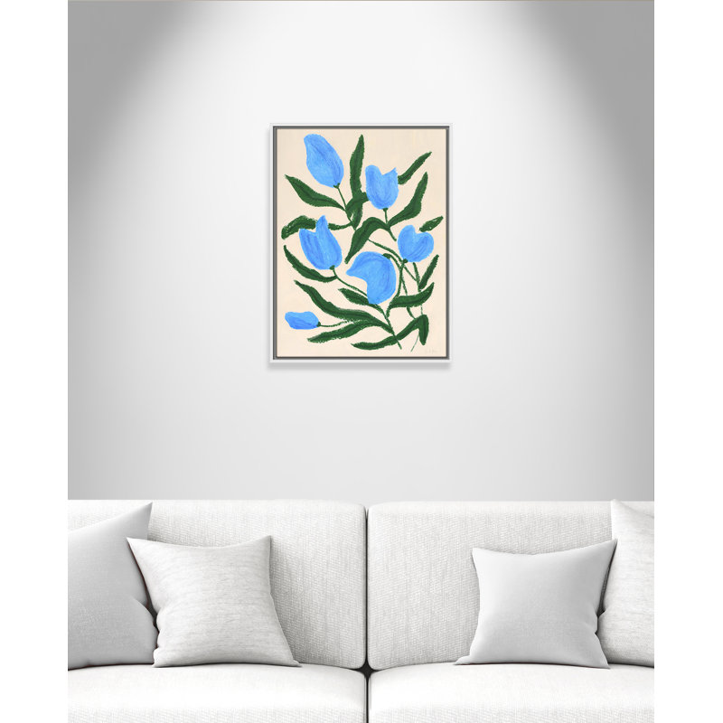 «Colette Blue Tulips Print» par Camilla Bergqvist, H 25,5 po x l 19,5 po, Blanc