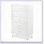 Commode blanche à 5 tiroirs avec poignées simples pour des solutions de rangement modernes et spacieuses