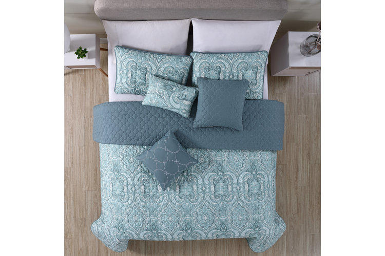 Fouges Reversible Quilt Set