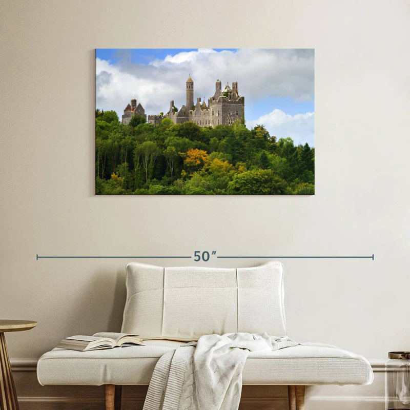 Lilie Ireland's Dromore Castle, H 26 po x l 39 po
