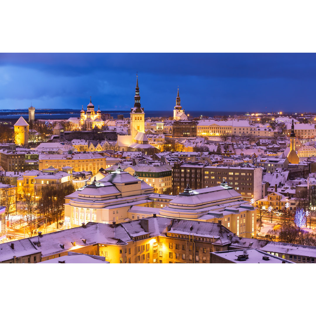 Winternacht in Tallinn, Estland - Kunstdrucke auf Leinwand