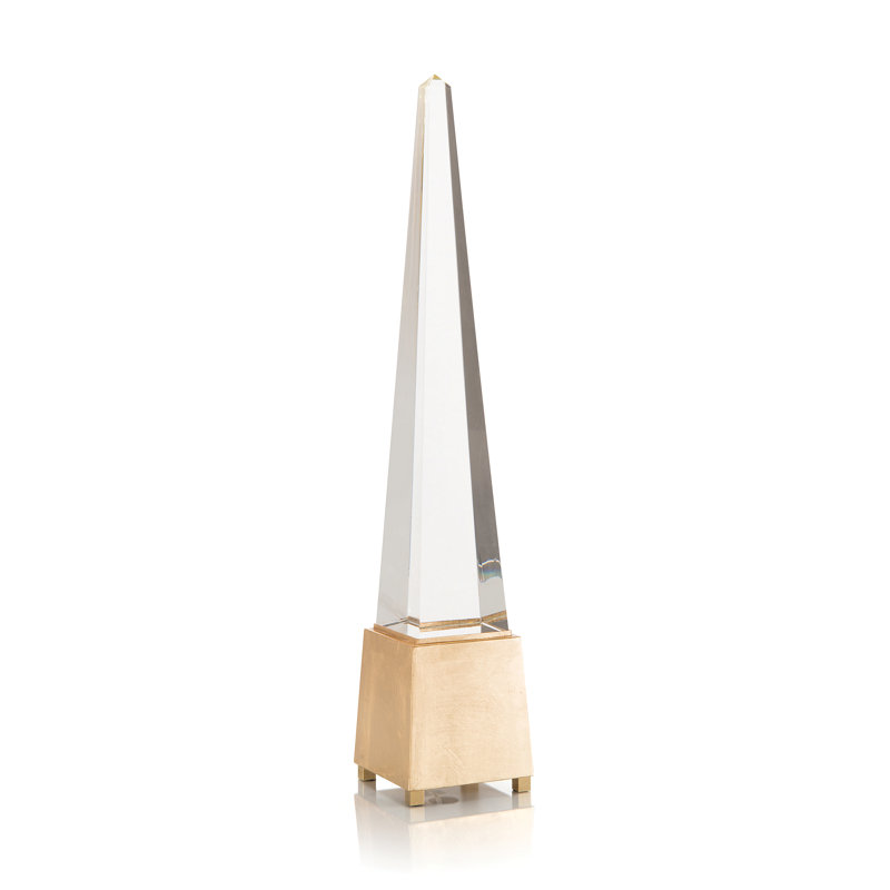 Flèche de cristal éclairée