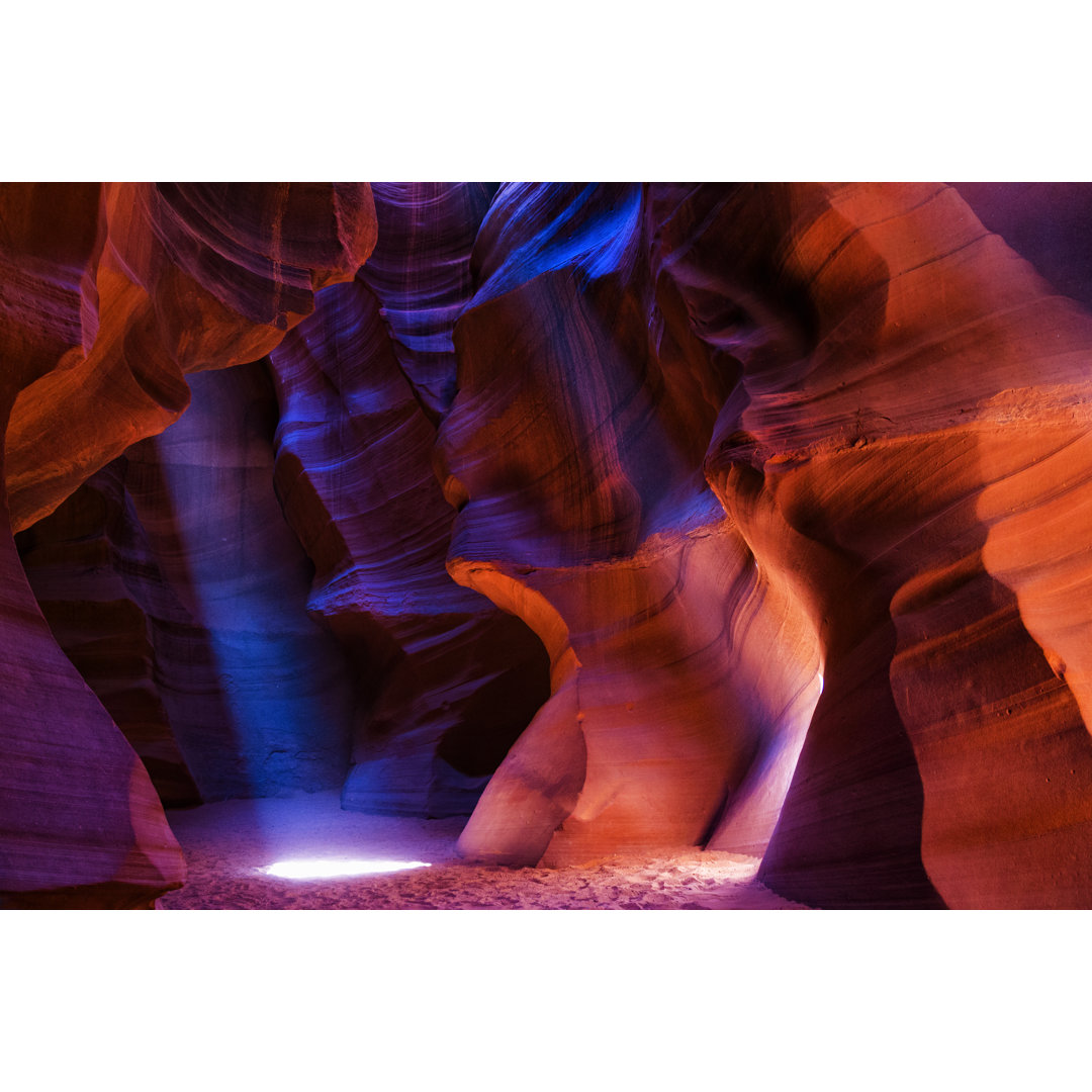 Upper Antelope Canyon von Powerofforever - Kunstdrucke auf Leinwand