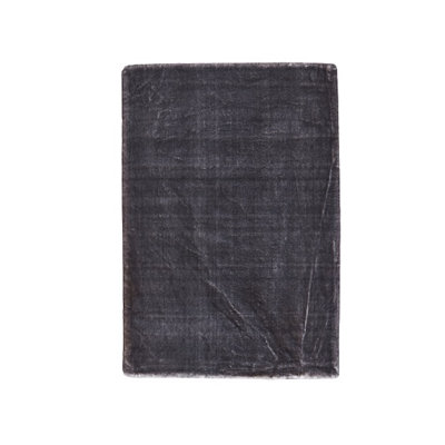 Tapis gris à poils longs Avants