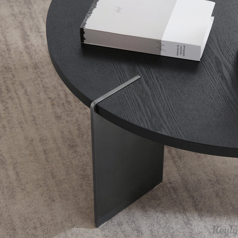 Table basse ronde avec surface en bois et pieds en métal, Noir
