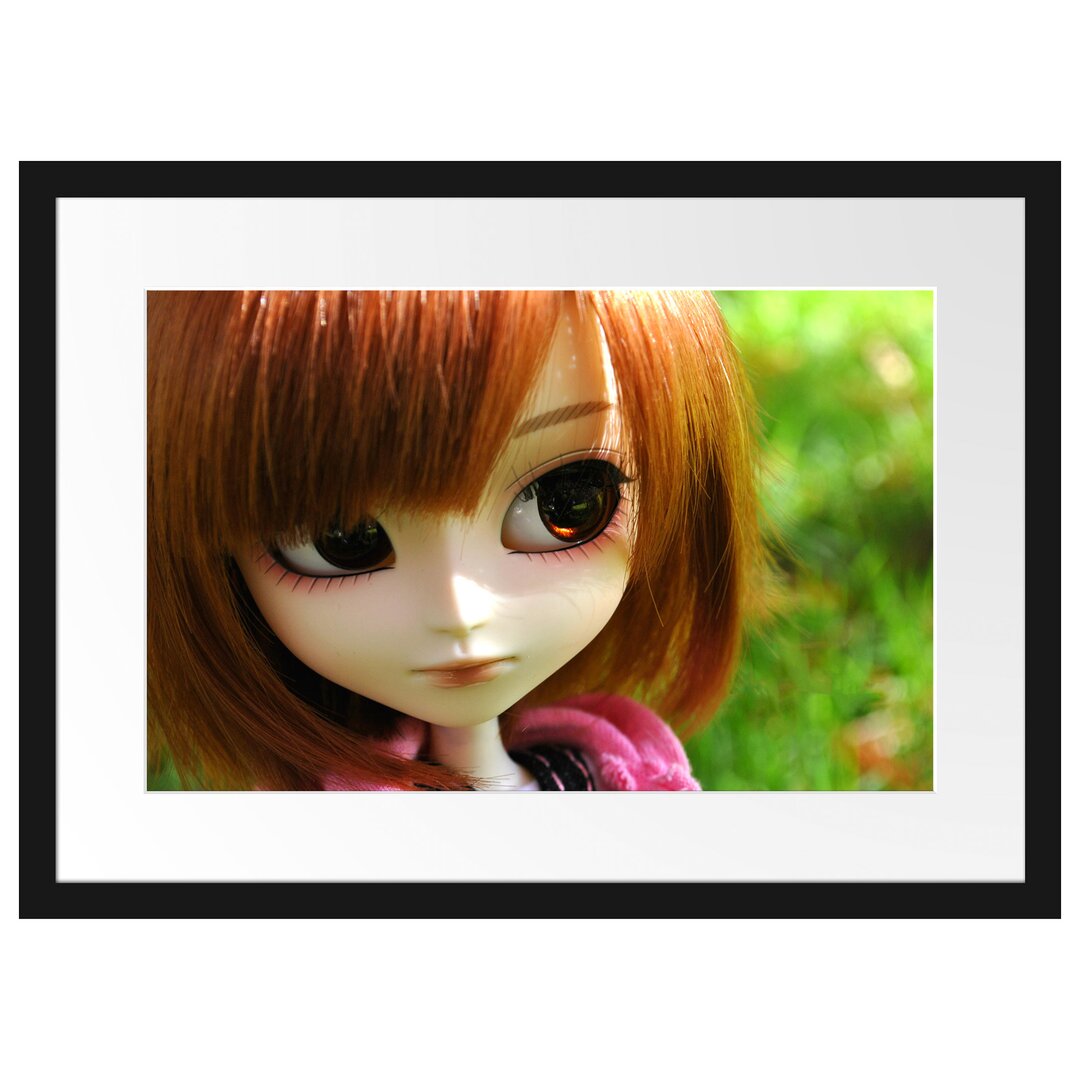 Gerahmtes Poster Pullip-Püppchen auf Sommerwiese