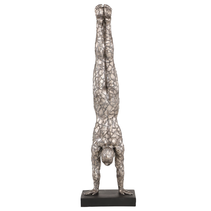 Delma People Statue