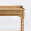 Bureau de style minimaliste en bois massif